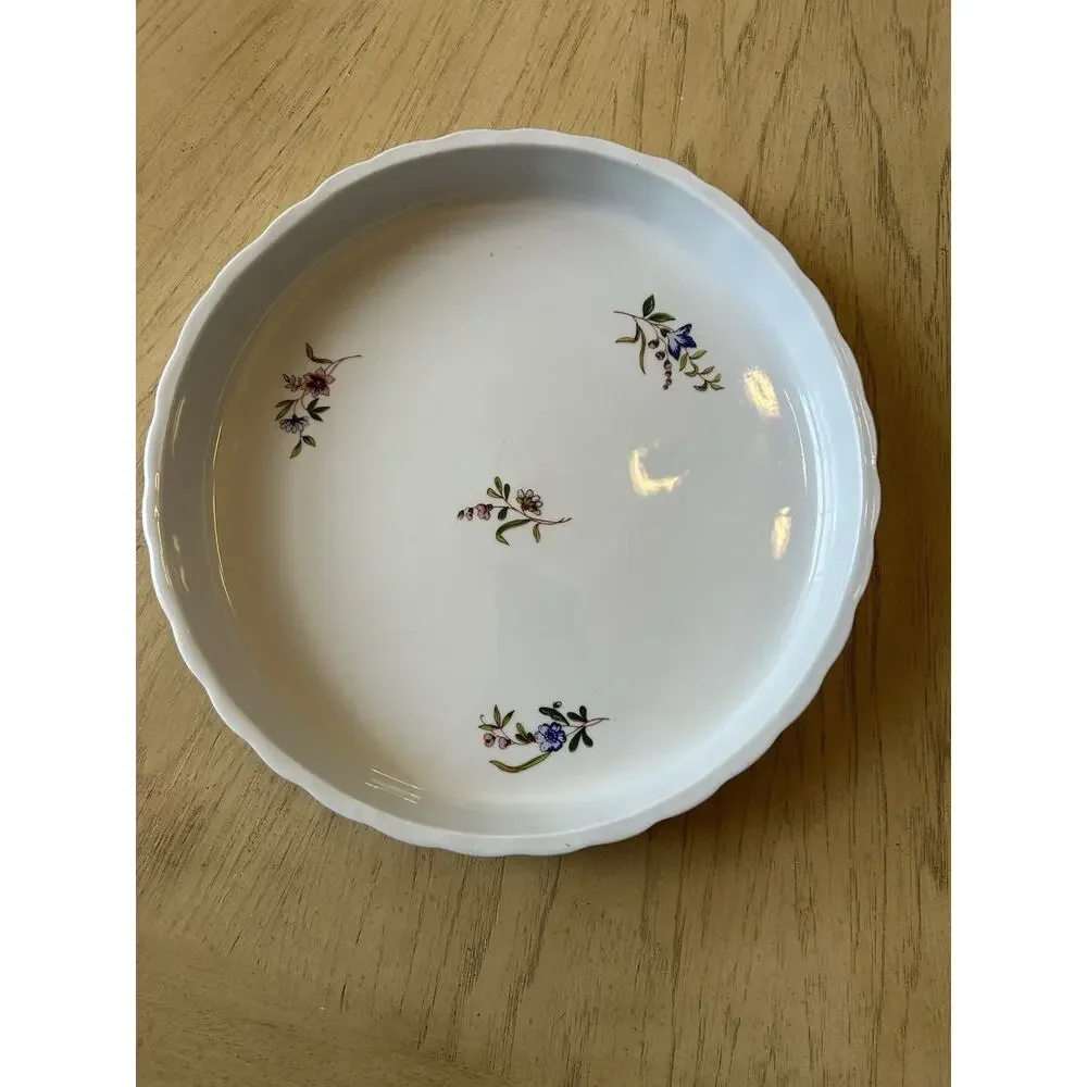BIA CORDON BLEU QUICHE TART PIE baking dish with SMALL BLUE FLOWERS. 9 7/8